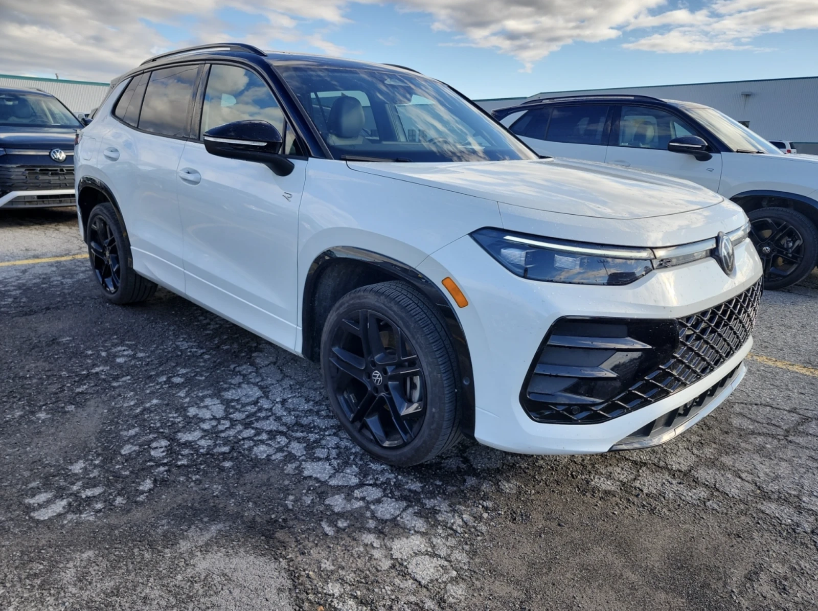 VW Tiguan 2026 Volkswagen TIGUAN COMFORTLINE R-LINE BLACK ED | Mobile.bg � ����������� 2