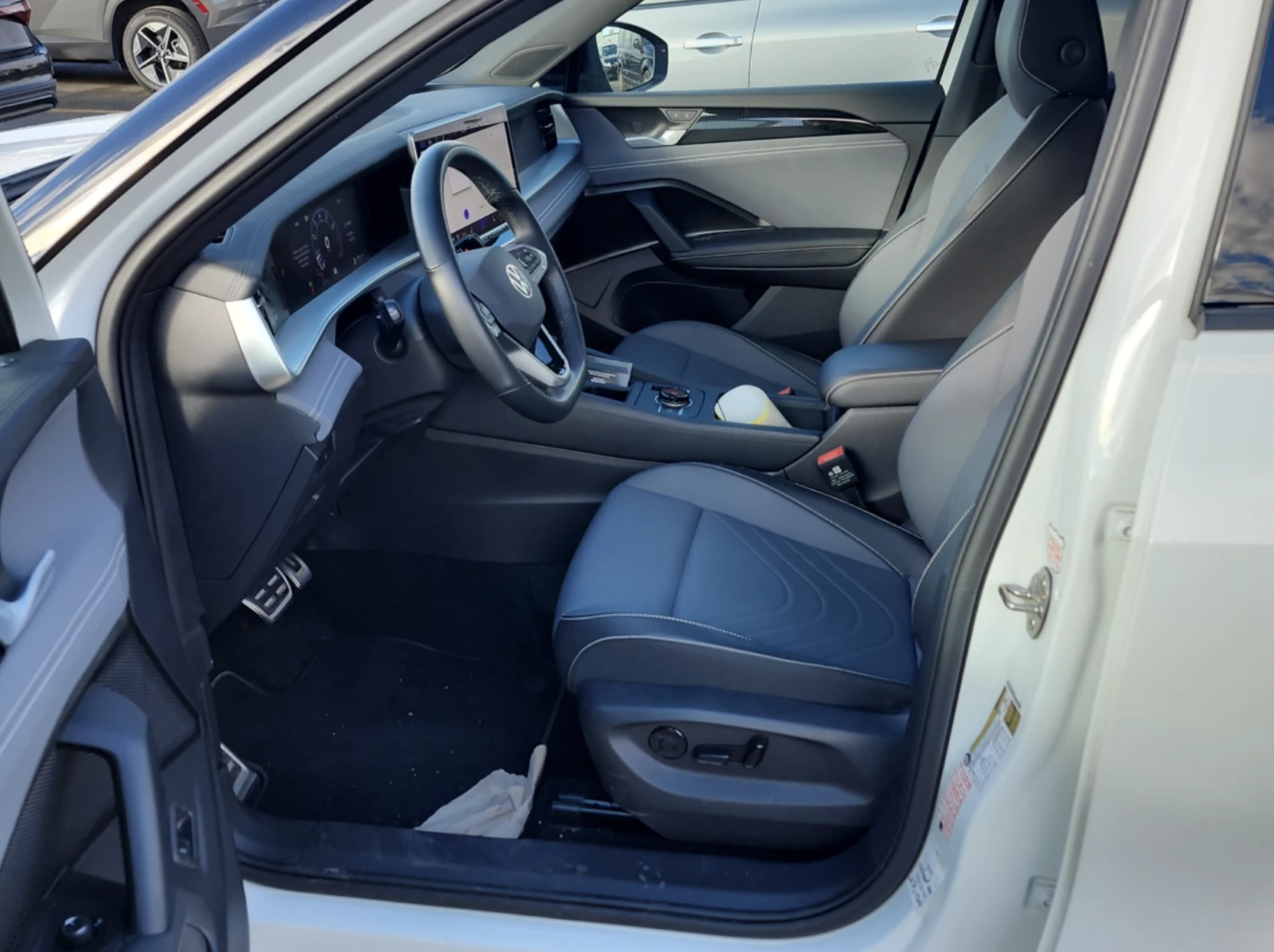 VW Tiguan 2026 Volkswagen TIGUAN COMFORTLINE R-LINE BLACK ED | Mobile.bg � ����������� 5