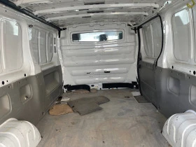 Opel Vivaro 2.0tdci 115hp НА ЧАСТИ, снимка 15