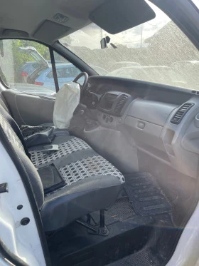 Opel Vivaro 2.0tdci 115hp НА ЧАСТИ, снимка 10