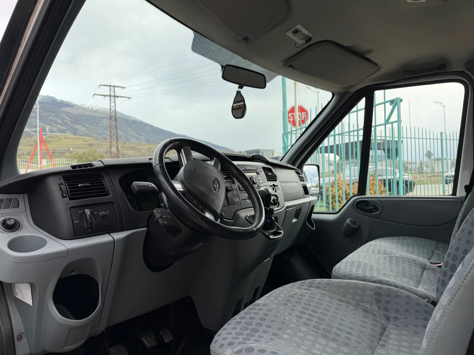 Ford Transit 2.2TDCi* Климатик* 8+ 1 места - изображение 2