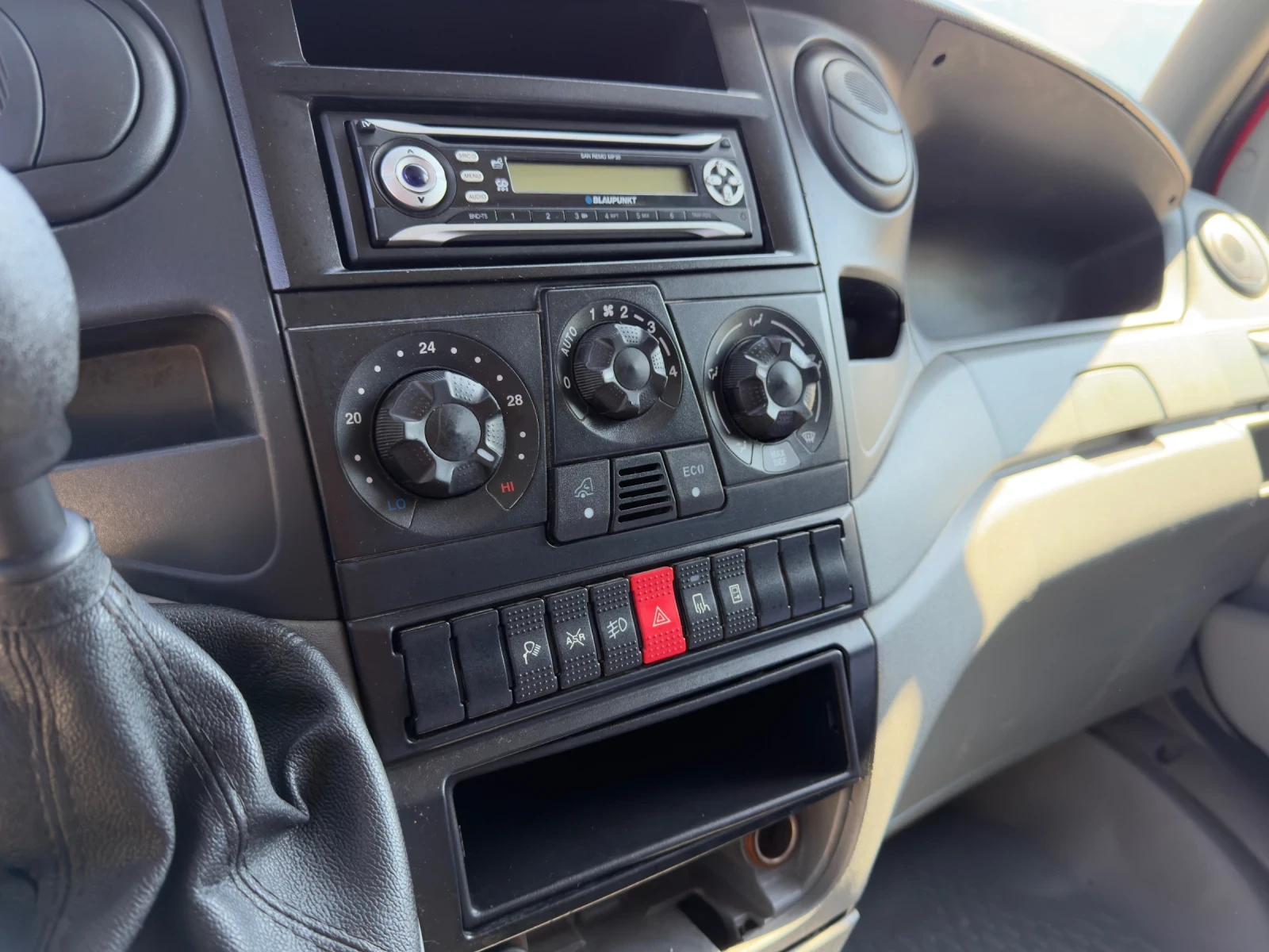 Iveco 35S18  3.0HPT* Клима* 5+ 1* Maxi* , снимка 12 - Бусове и автобуси - 54863422