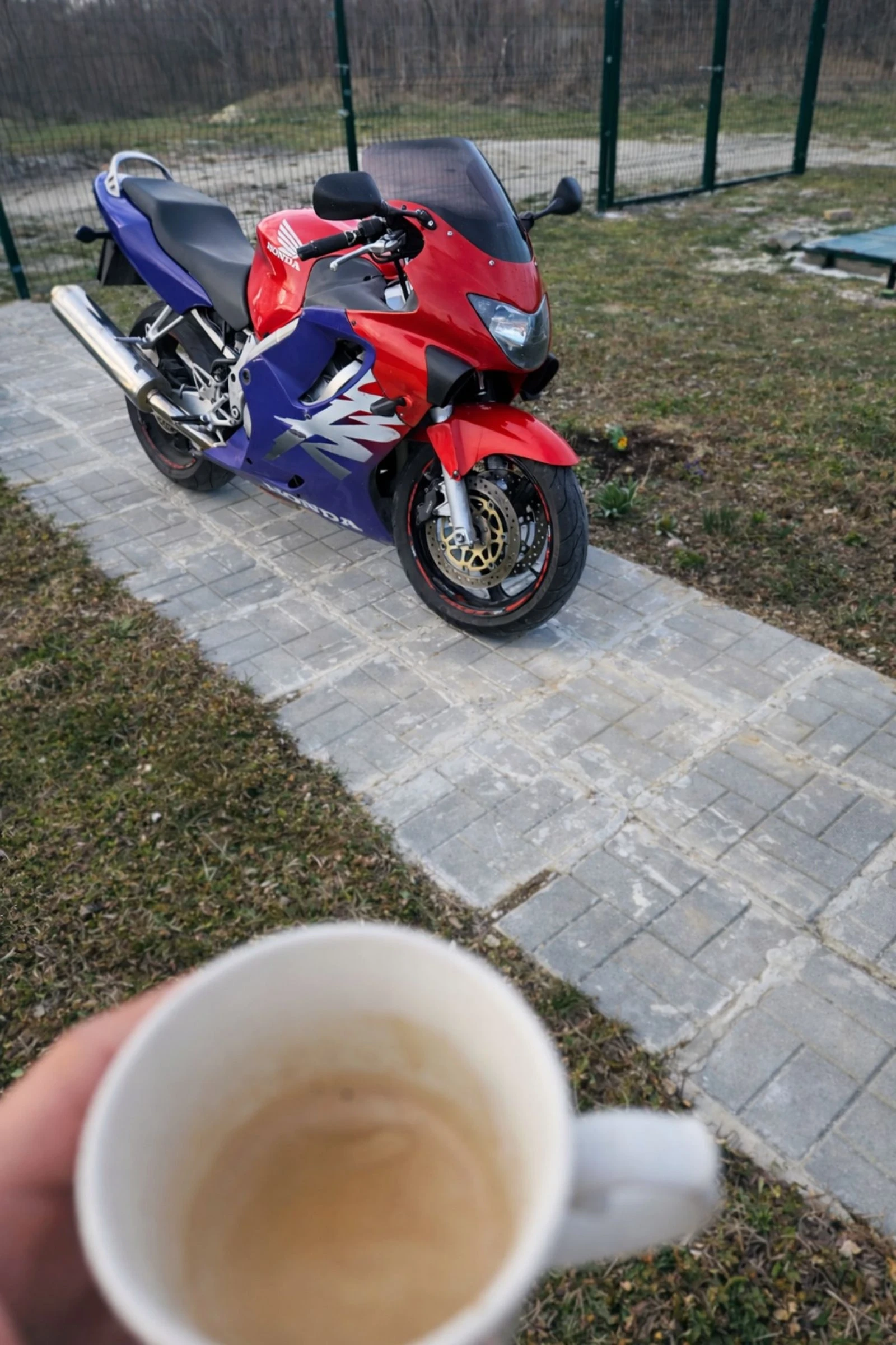 Honda Cbr F4, снимка 2 - Мотоциклети и мототехника - 53835746