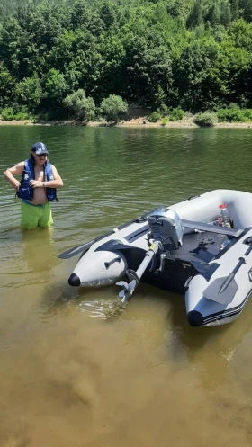 Надуваема лодка Allroundmarin С мотор HONDA 2.3 к.с./ четиритактов/, снимка 1