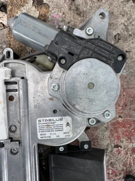 Мотор за затваряне на задния капак Citroën C5 X7 2008-2017г 9687913180, снимка 5