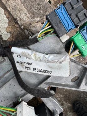 Мотор за затваряне на задния капак Citroën C5 X7 2008-2017г 9687913180, снимка 2