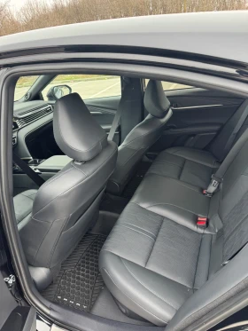 Toyota Camry XSE 2.5 Hybrid 4WD , снимка 8