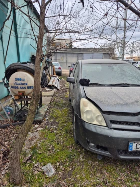 Toyota Corolla verso, снимка 1