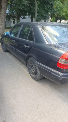 Mercedes-Benz C 180, снимка 3