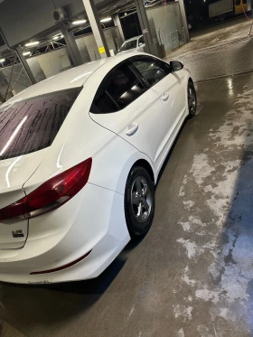 Hyundai Elantra | Mobile.bg    4