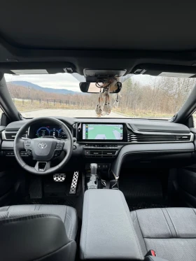 Toyota Camry XSE 2.5 Hybrid 4WD , снимка 13 - Автомобили и джипове - 53635986