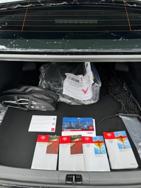 Toyota Camry XSE 2.5 Hybrid 4WD , снимка 17 - Автомобили и джипове - 53635986