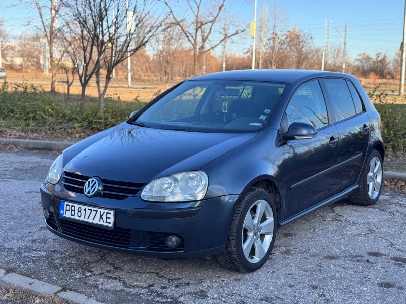 VW Golf, снимка 1 - Автомобили и джипове - 48295897