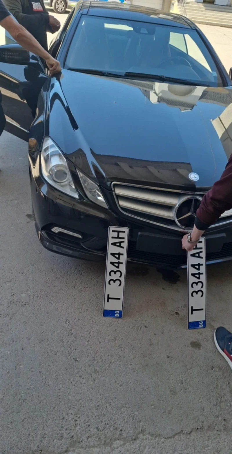 Mercedes-Benz E 350 Coupe V6 AMG PACK/PANO/ЛИЗИНГ, снимка 3 - Автомобили и джипове - 52319987