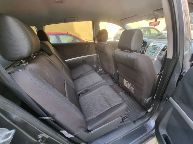 Toyota Corolla verso 1.8, снимка 11 - Автомобили и джипове - 52731674