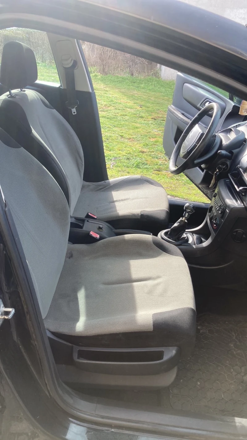 Citroen C4 1.4 Бензин 4Врати, снимка 13 - Автомобили и джипове - 53378834