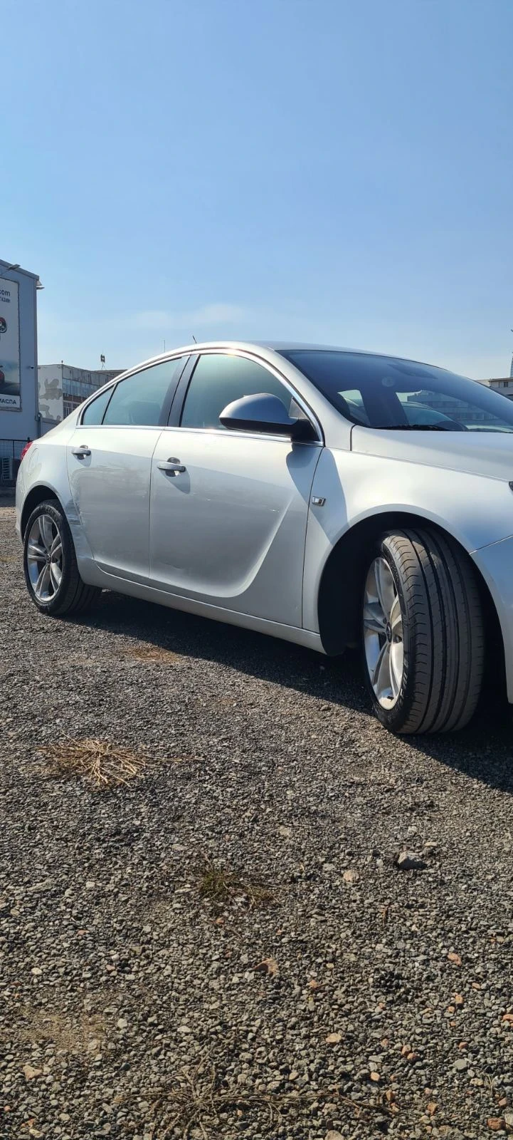 Opel Insignia, снимка 2 - Автомобили и джипове - 54202498