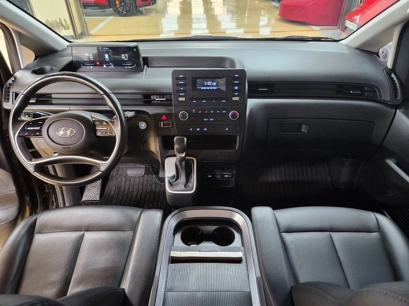 Hyundai Staria 2.2 Automatic, снимка 6 - Автомобили и джипове - 55949686