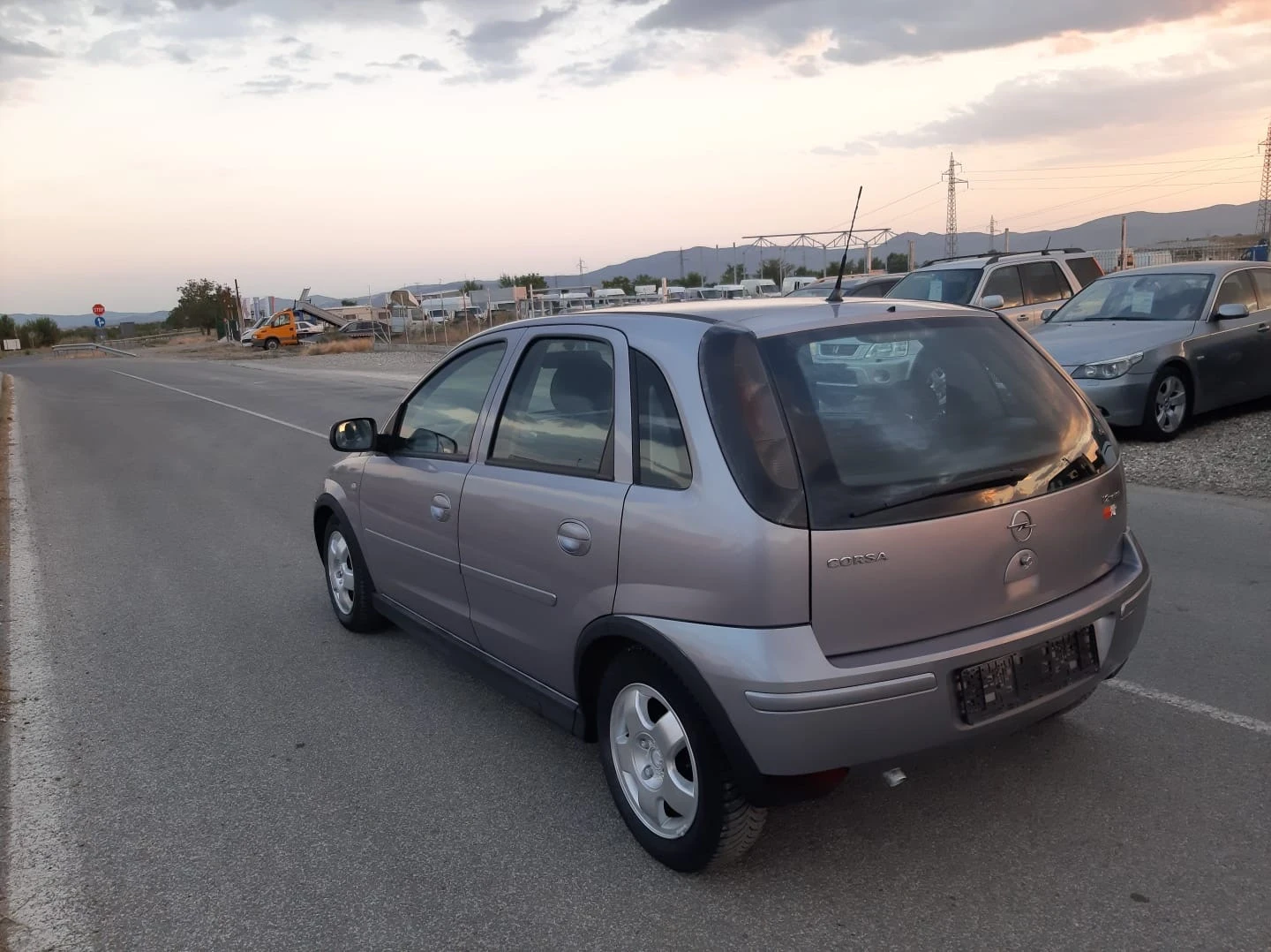 Opel Corsa 1.2 климатроник 4 цилиндара - изображение 5