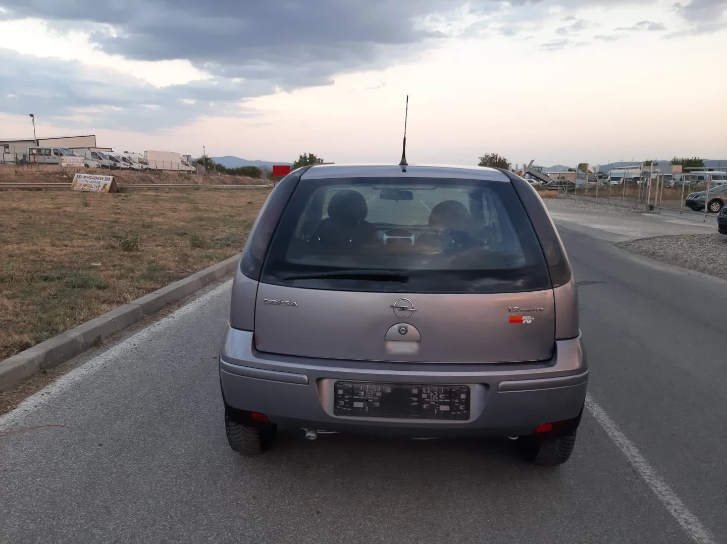 Opel Corsa 1.2 климатроник 4 цилиндара - изображение 6