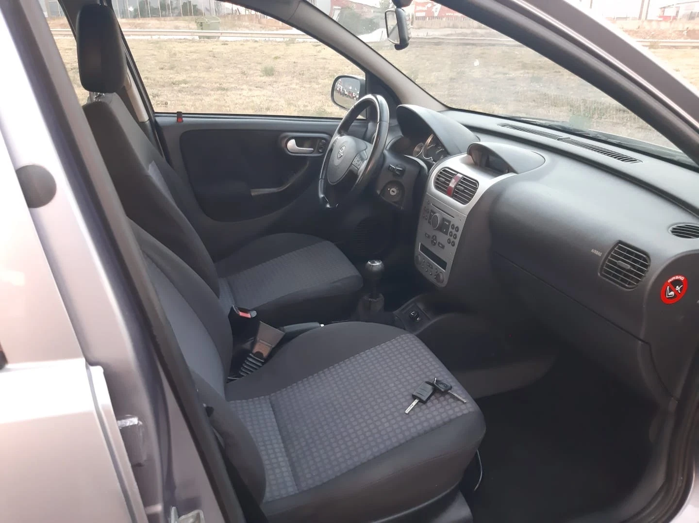 Opel Corsa 1.2 климатроник 4 цилиндара - изображение 10