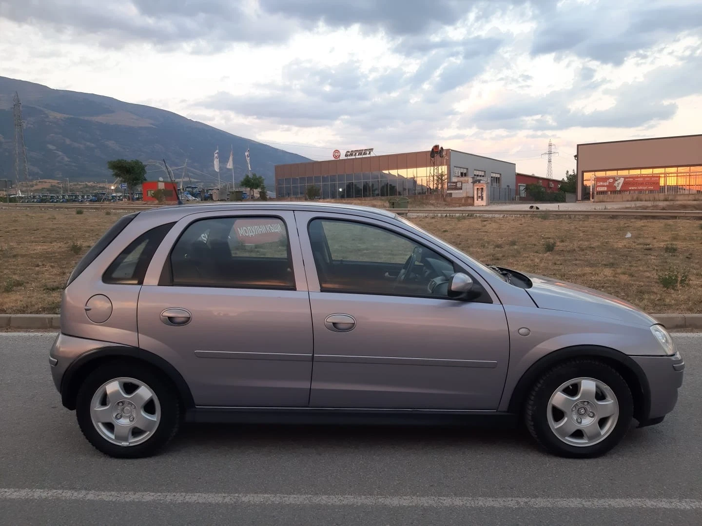 Opel Corsa 1.2 климатроник 4 цилиндара - изображение 8