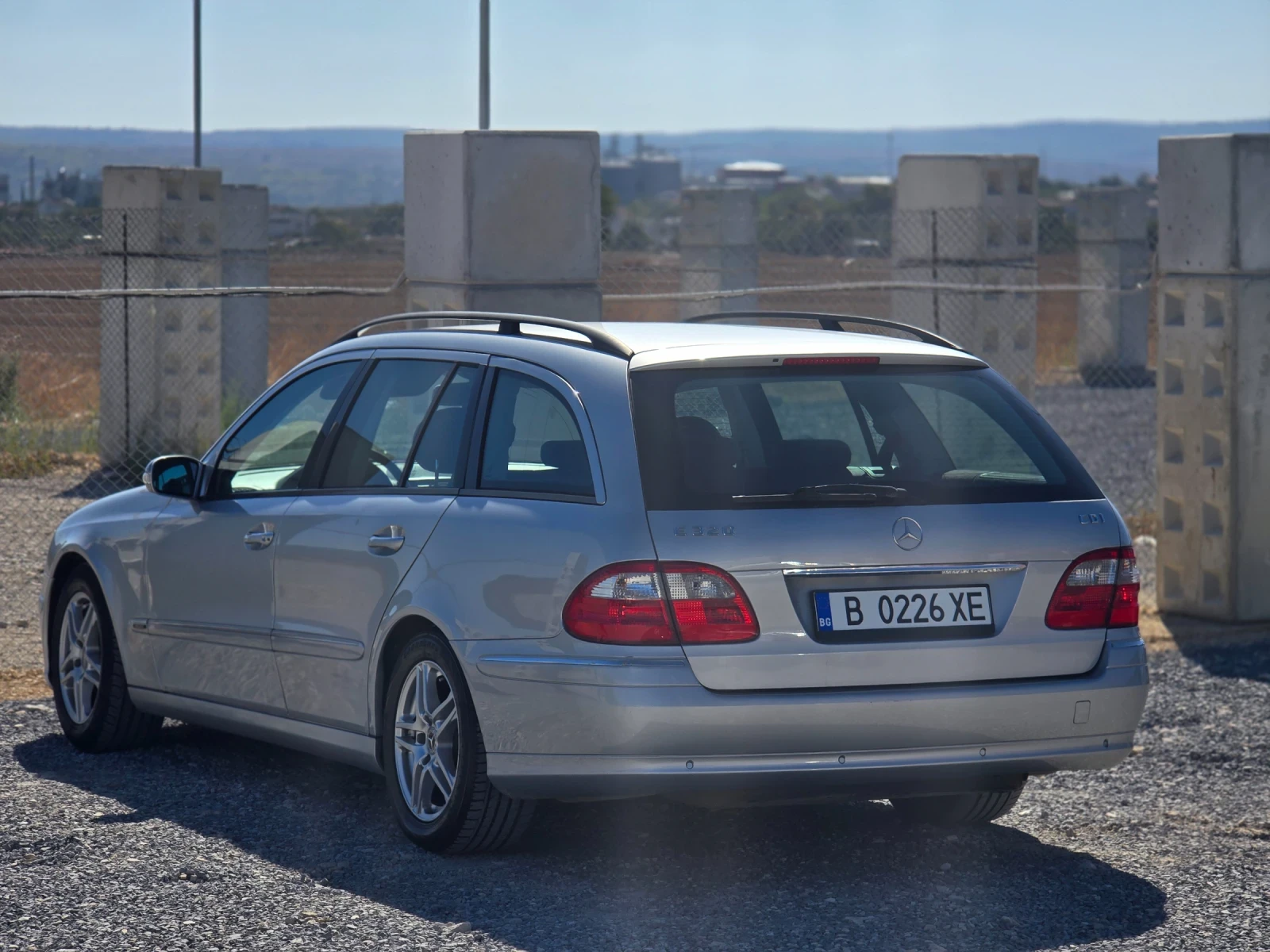 Mercedes-Benz E 320  - изображение 6
