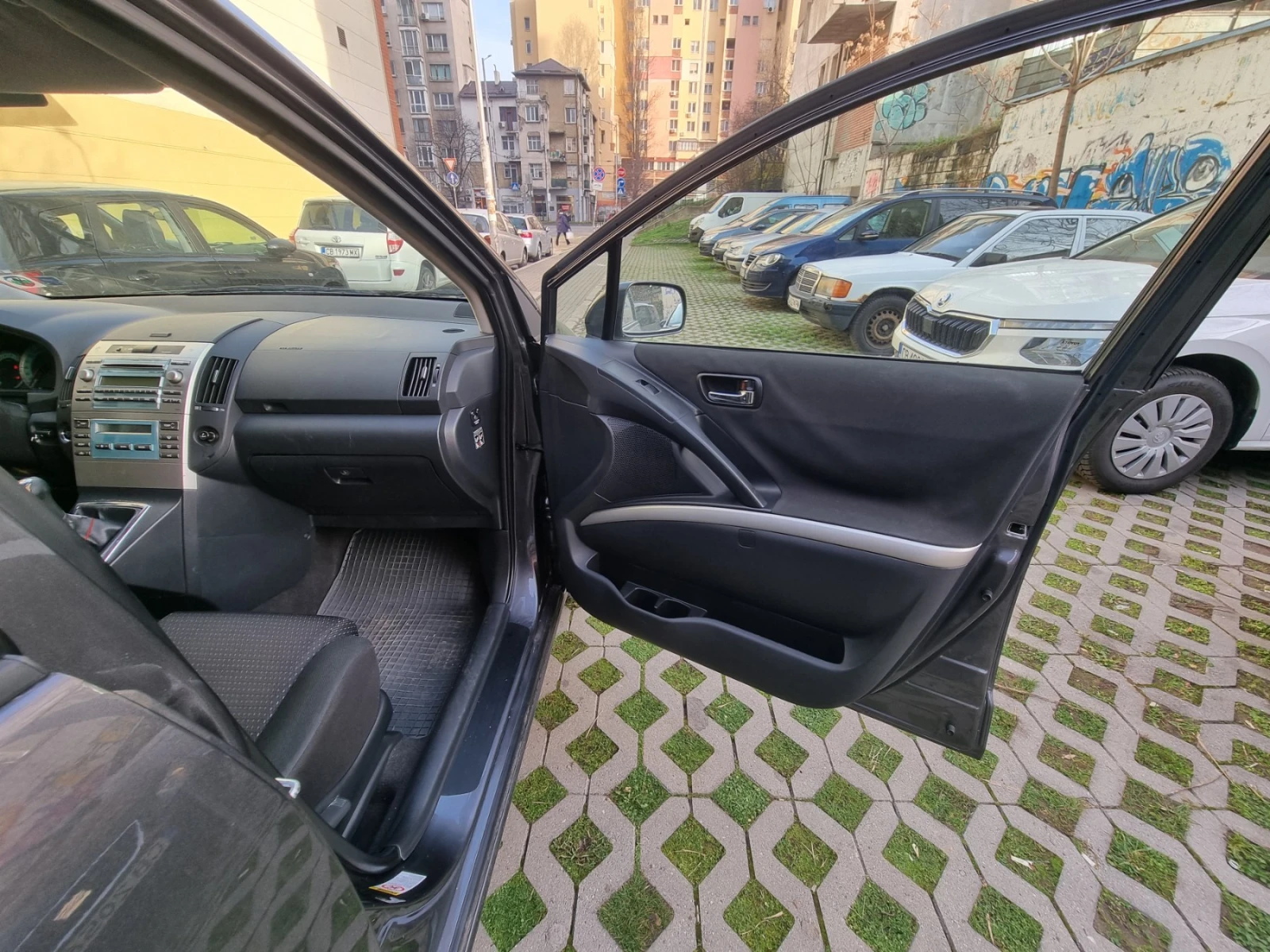 Toyota Corolla verso 1.8 | Mobile.bg � ����������� 13