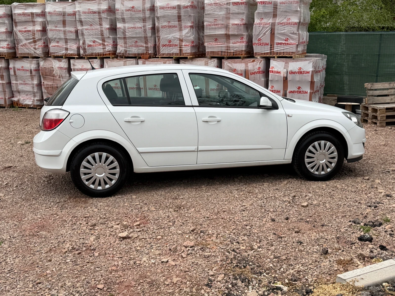 Opel Astra 1.4 бензин, снимка 6 - Автомобили и джипове - 54482721