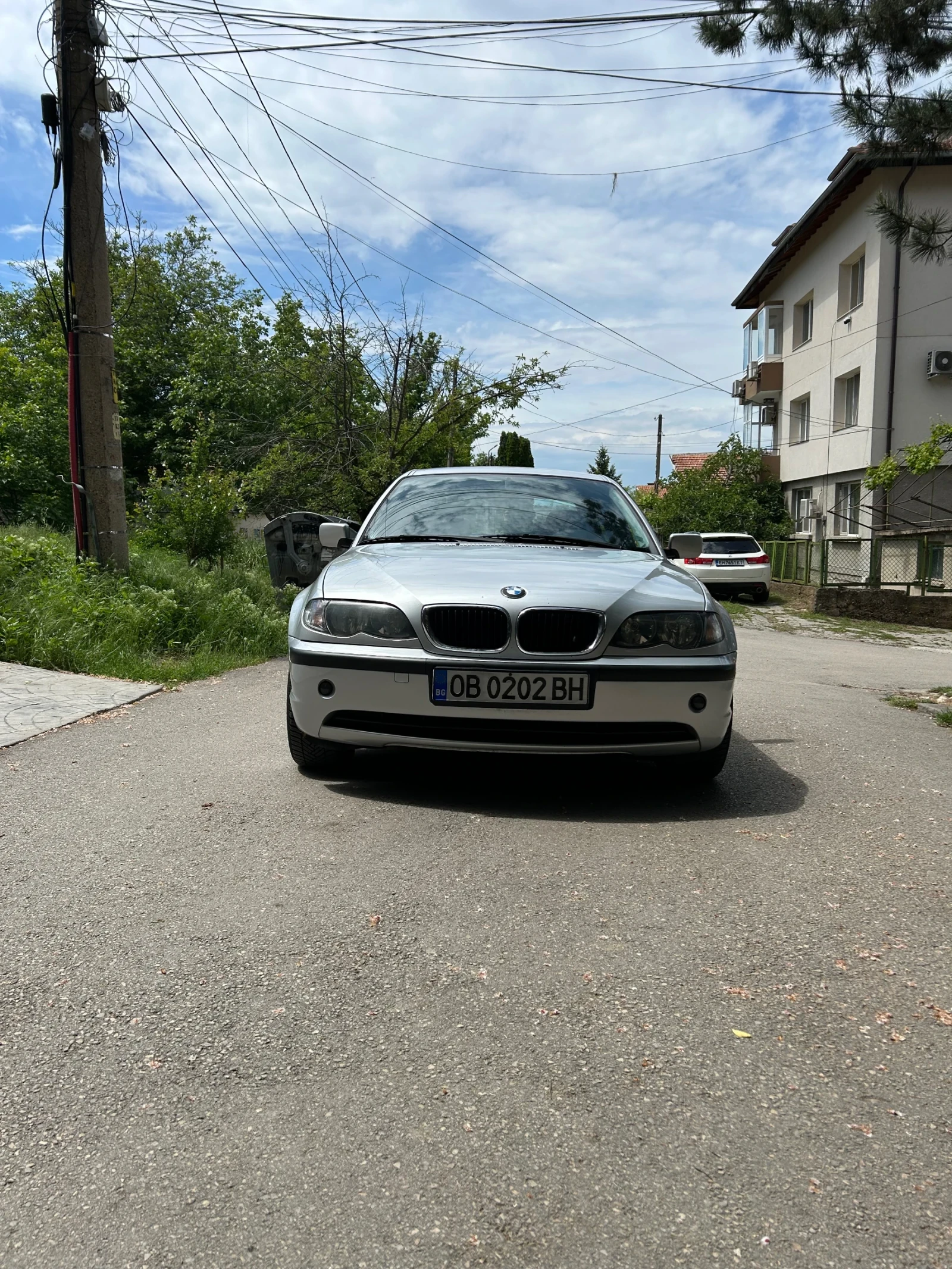 BMW 320 Facelift 5ск, снимка 3 - Автомобили и джипове - 54573241
