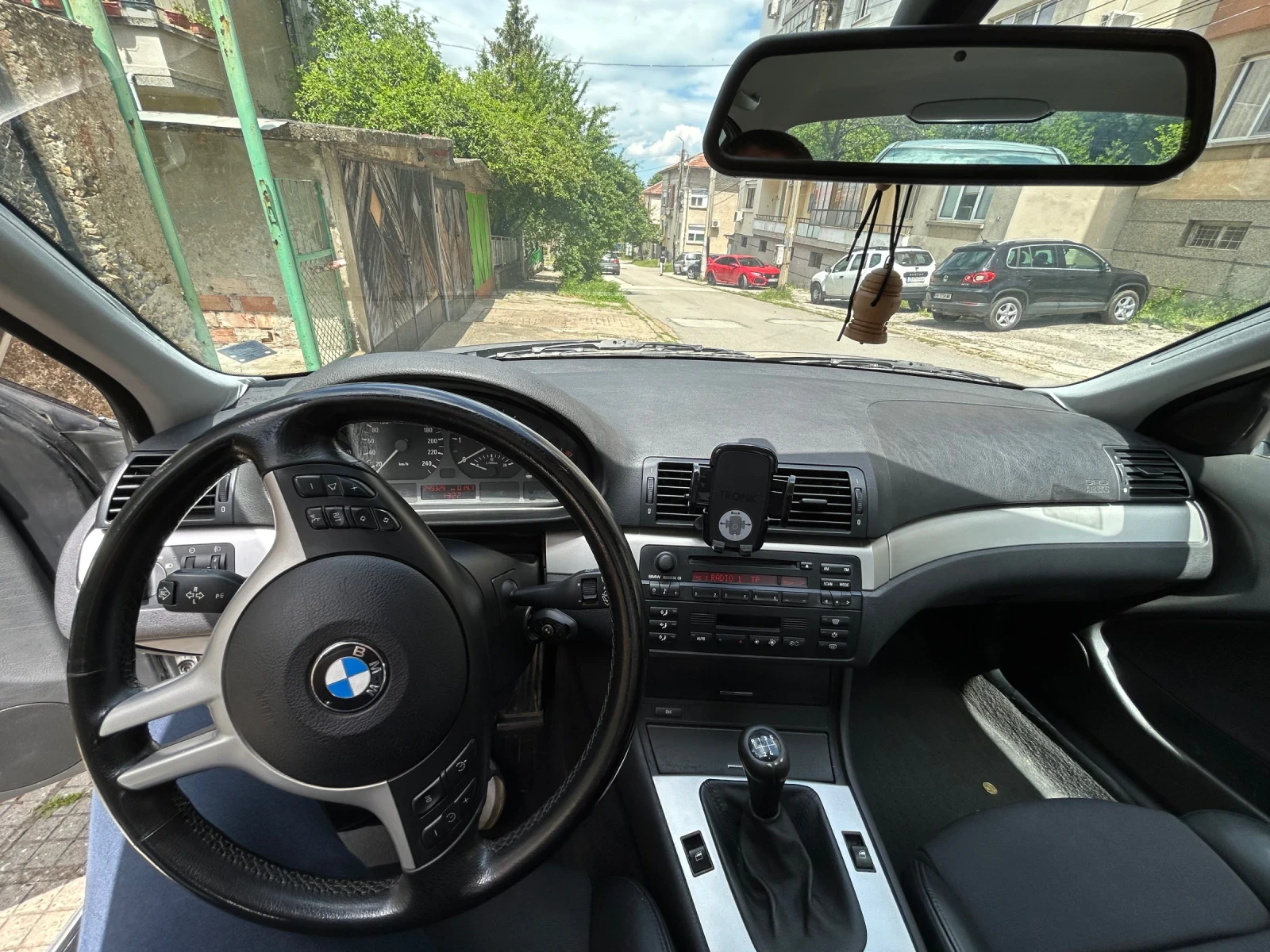 BMW 320 Facelift 5ск, снимка 12 - Автомобили и джипове - 54573241