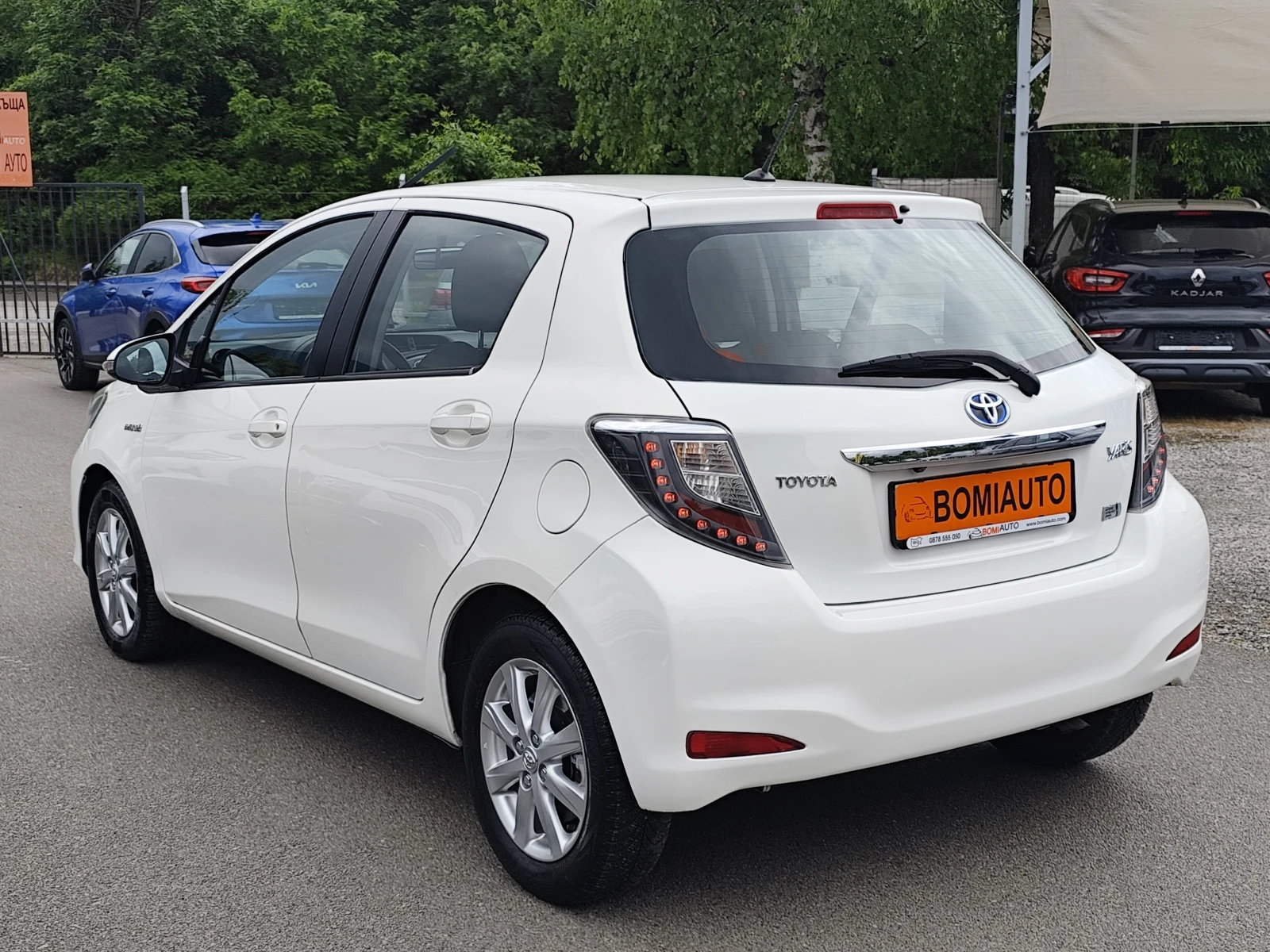 Toyota Yaris 1.5i* HYBRID SYNERGY DRIVE* АВТОМАТИК* LED* CAMERA, снимка 6 - Автомобили и джипове - 54643835