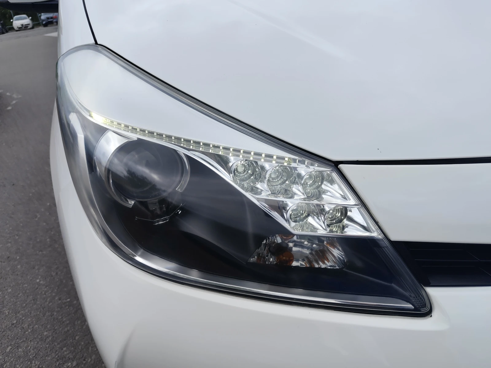 Toyota Yaris 1.5i* HYBRID SYNERGY DRIVE* АВТОМАТИК* LED* CAMERA, снимка 15 - Автомобили и джипове - 54643835