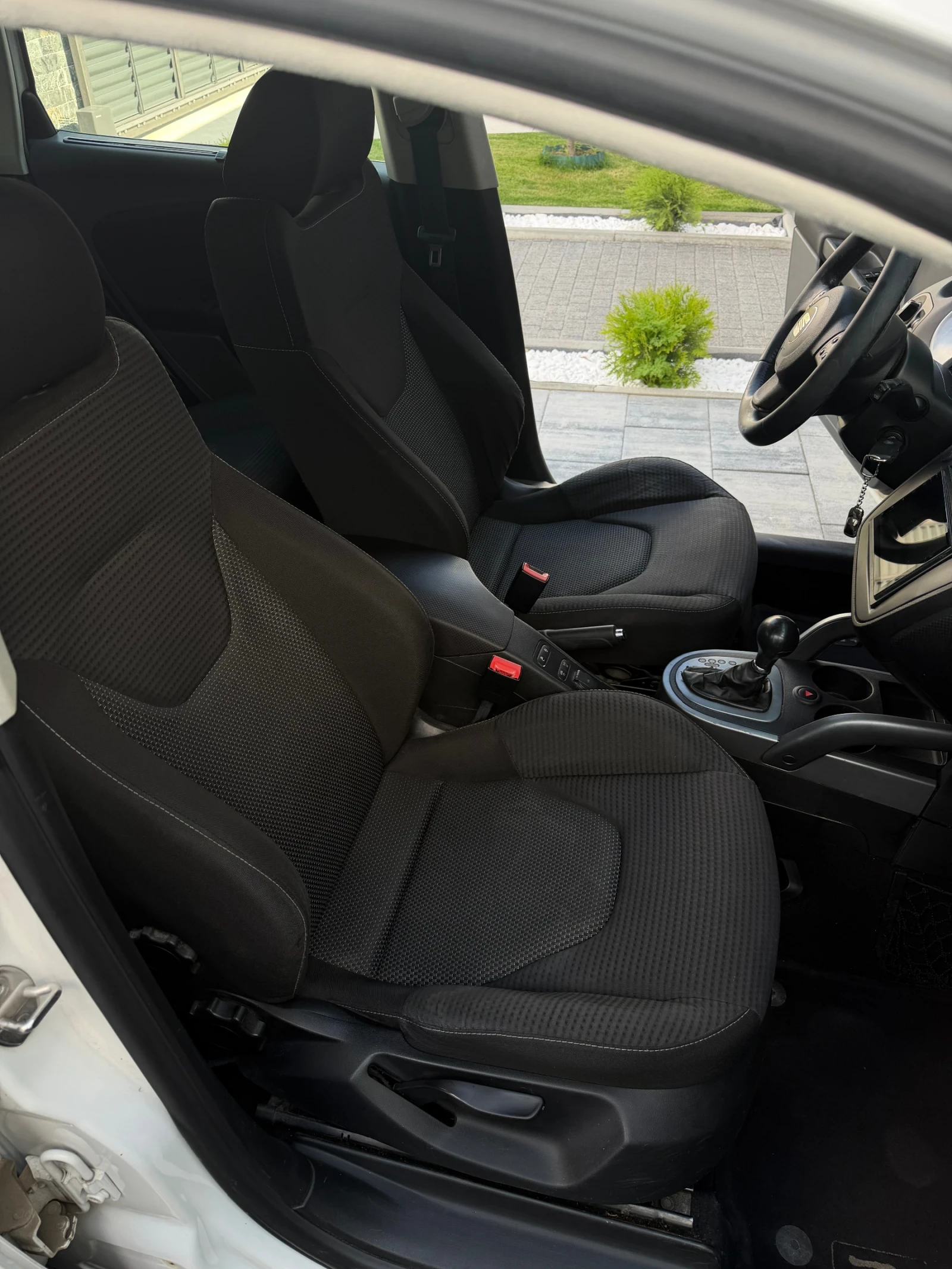 Seat Toledo DSG, снимка 9 - Автомобили и джипове - 54812371