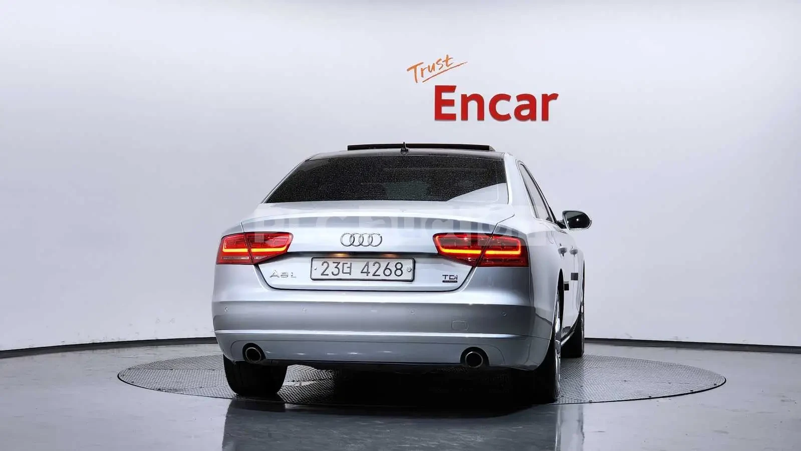 Audi A8 3.0TDI QUATTRO/EКРАНИ/360КАМ/ПАНОРАМА/, снимка 4 - Автомобили и джипове - 54969693