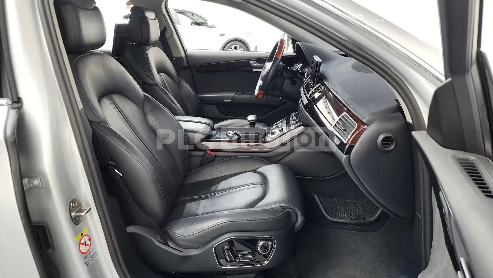 Audi A8 3.0TDI QUATTRO/EКРАНИ/360КАМ/ПАНОРАМА/, снимка 10 - Автомобили и джипове - 54969693