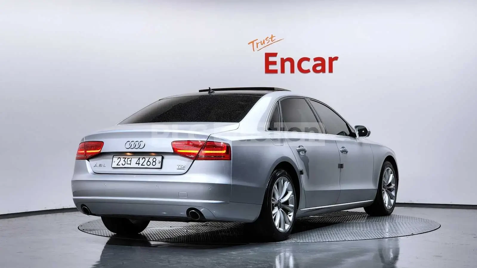 Audi A8 3.0TDI QUATTRO/EКРАНИ/360КАМ/ПАНОРАМА/, снимка 2 - Автомобили и джипове - 54969693