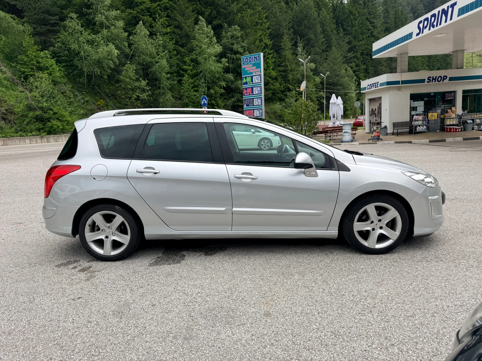 Peugeot 308 7-местна* ПАНОРАМА* Android* ТЕГЛИЧ* ЩОРИ* 3 КЛЮЧА, снимка 5 - Автомобили и джипове - 55139295