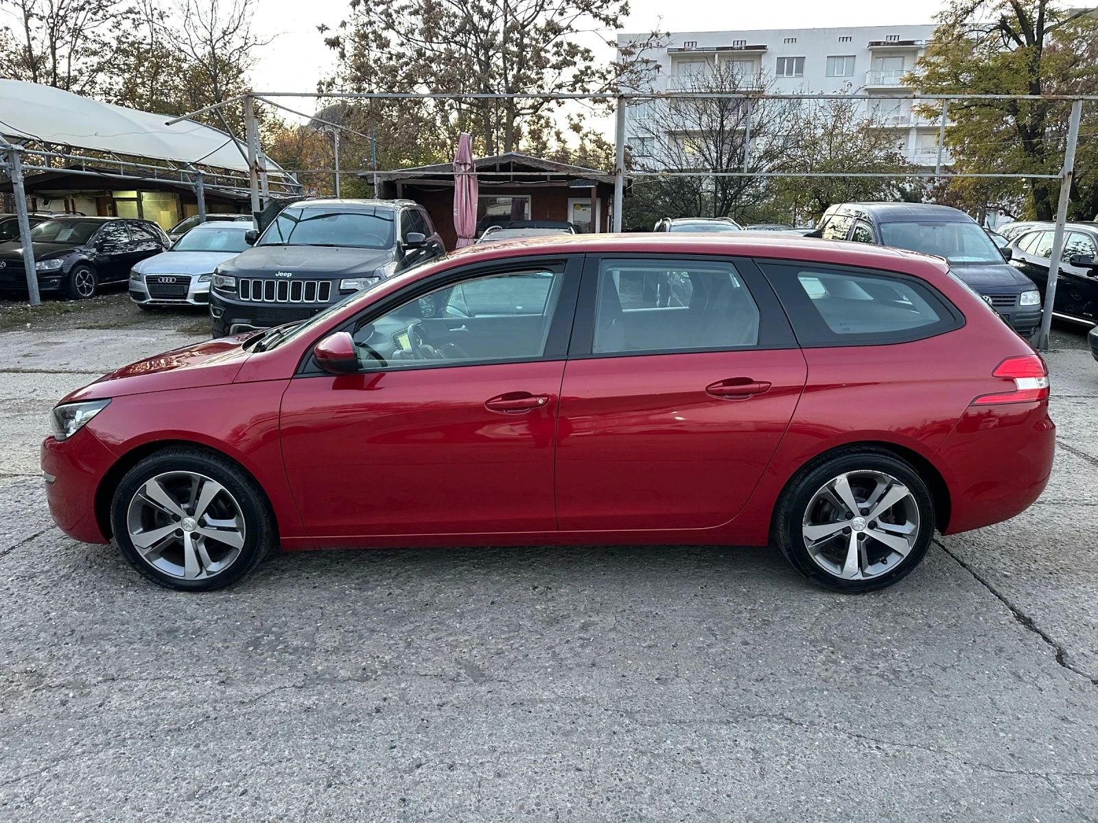 Peugeot 308 1.6HDI, снимка 8 - Автомобили и джипове - 55299691