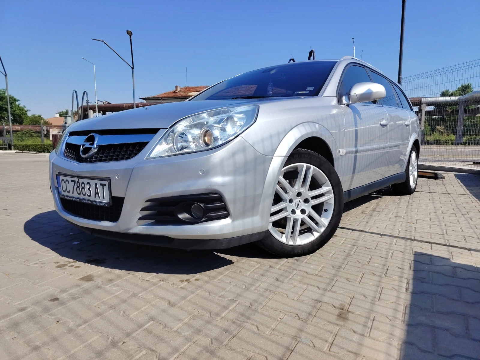 Opel Vectra 1.9 CDTI * NAVI* , снимка 3 - Автомобили и джипове - 55349515
