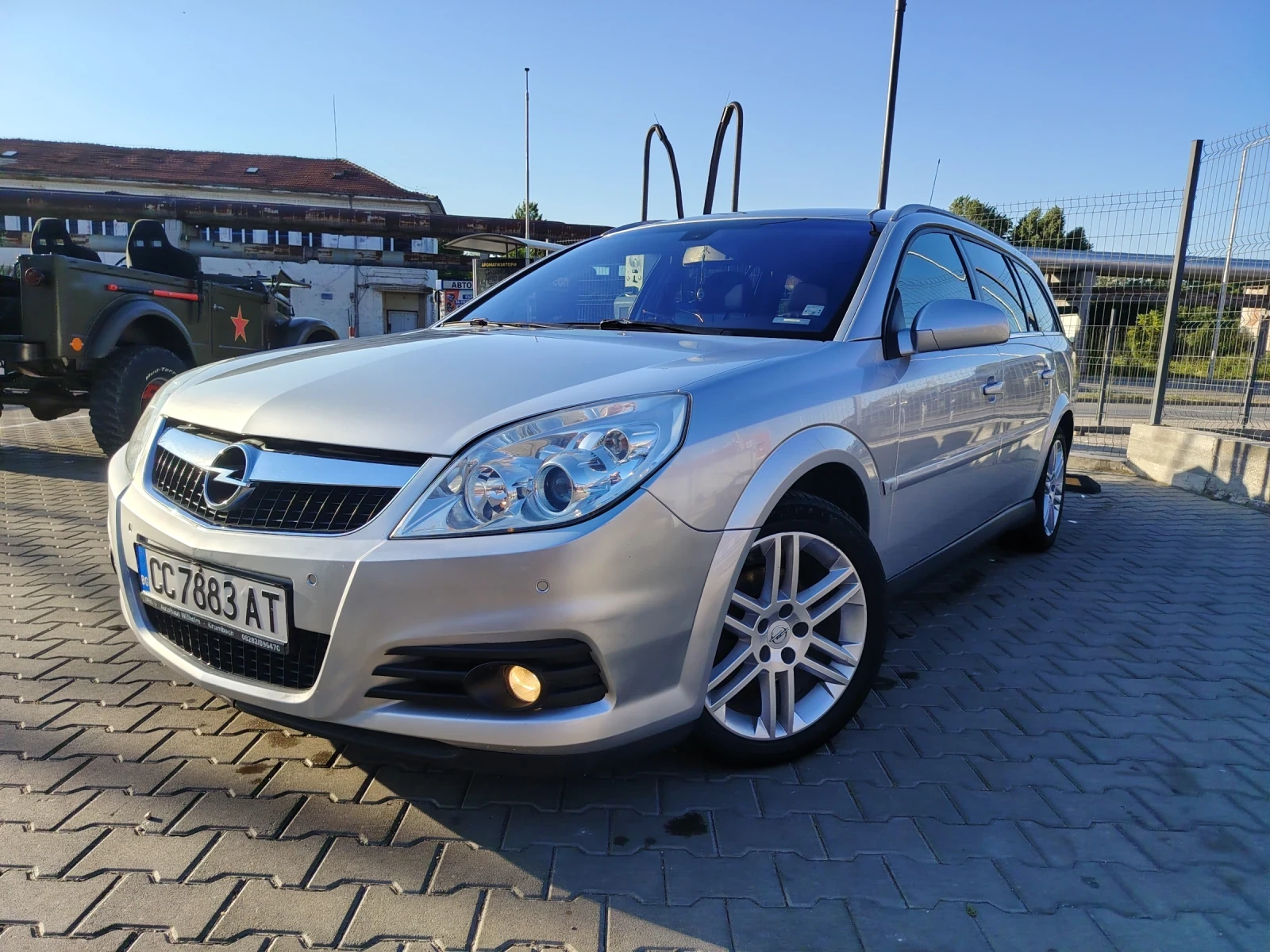 Opel Vectra 1.9 CDTI * NAVI* , снимка 2 - Автомобили и джипове - 55349515