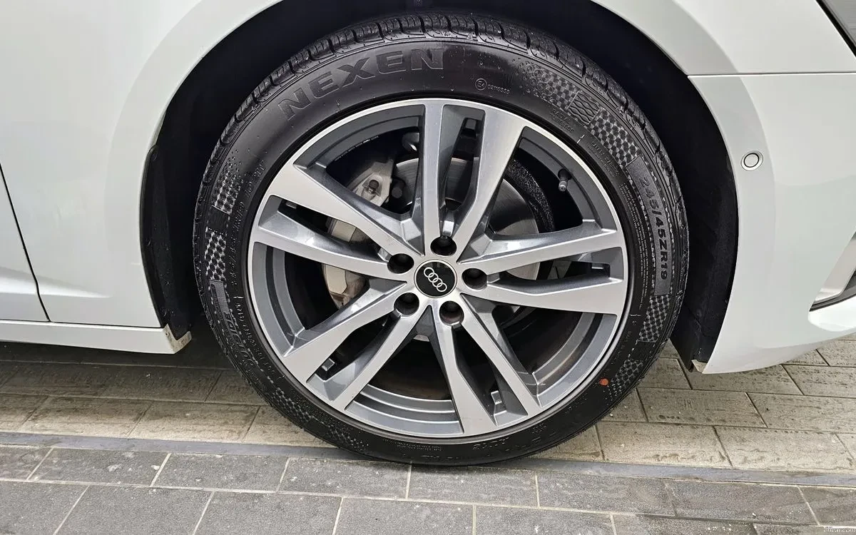 Audi A6 40 TDI, снимка 5 - Автомобили и джипове - 55507511