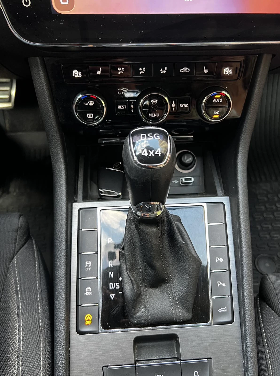 Skoda Superb Scout, снимка 11 - Автомобили и джипове - 55609681