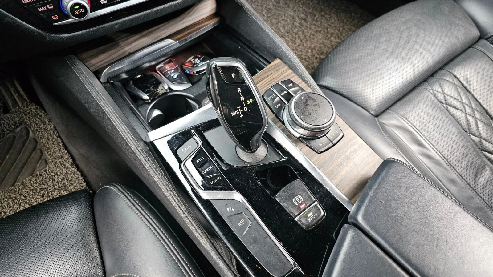 BMW 530 i - M PKG - DIGITAL KEY - ОБДУХ - ПОДГРЕВИ, снимка 9 - Автомобили и джипове - 56311531
