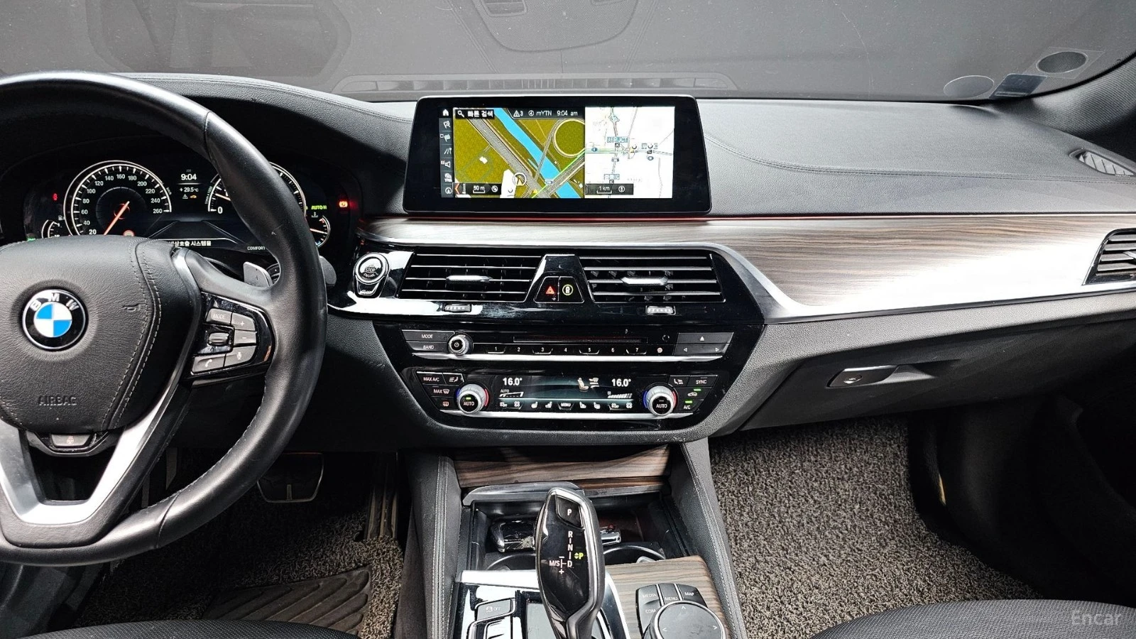 BMW 530 i - M PKG - DIGITAL KEY - ОБДУХ - ПОДГРЕВИ, снимка 13 - Автомобили и джипове - 56311531