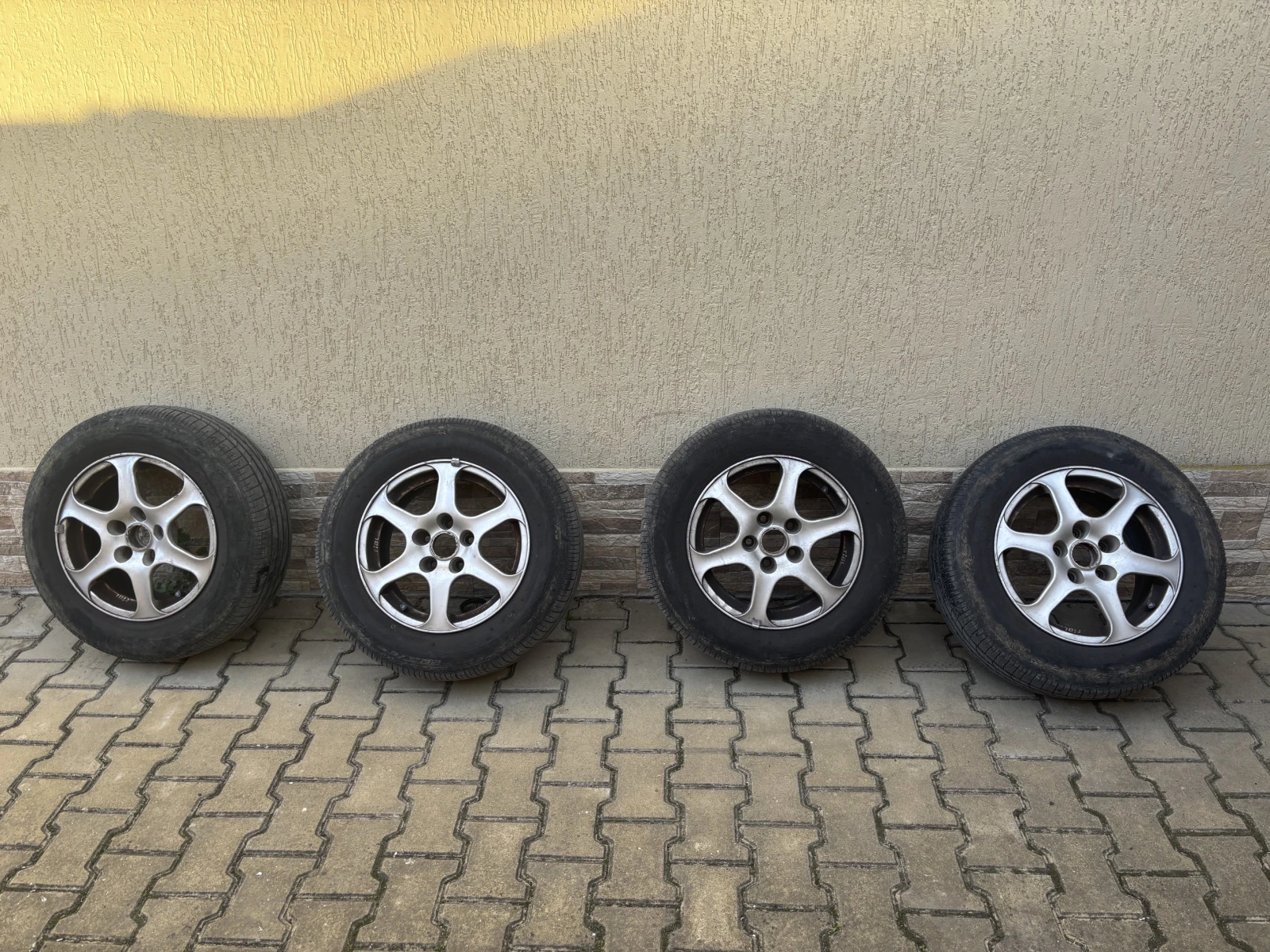 VW Caddy, снимка 8 - Автомобили и джипове - 56350352