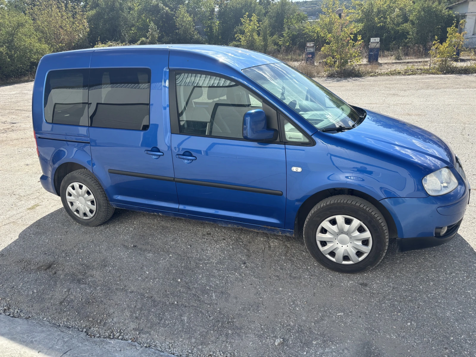 VW Caddy, снимка 2 - Автомобили и джипове - 56350352