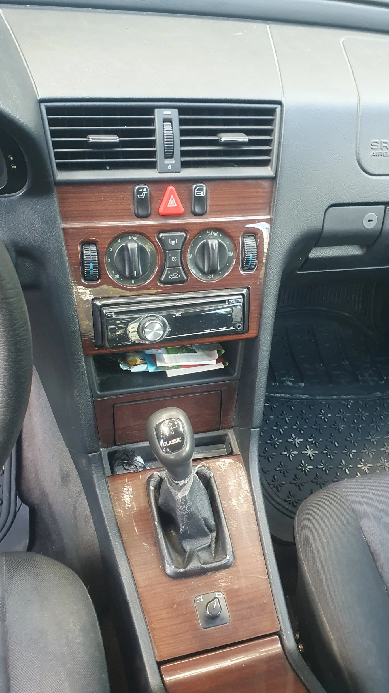 Mercedes-Benz C 180, снимка 7 - Автомобили и джипове - 56416163