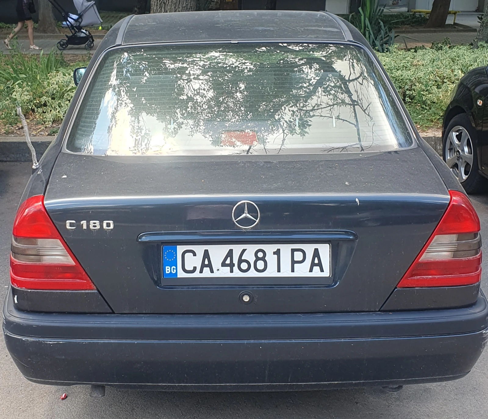 Mercedes-Benz C 180, снимка 2 - Автомобили и джипове - 56416163
