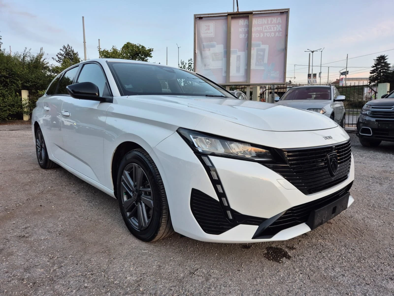 Peugeot 308, снимка 3 - Автомобили и джипове - 56436612